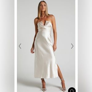NEW WITH TAGS STRAPLESS MIDI DRESS - V NECK SATIN DRESS IN CHAMPAGNE